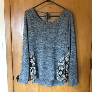 Scoop neck sweater